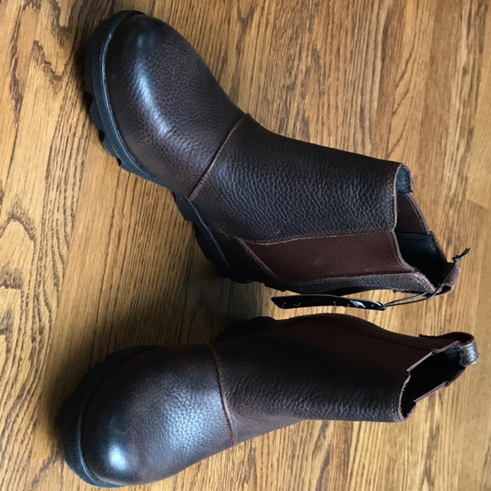 Brand new Sorel booties